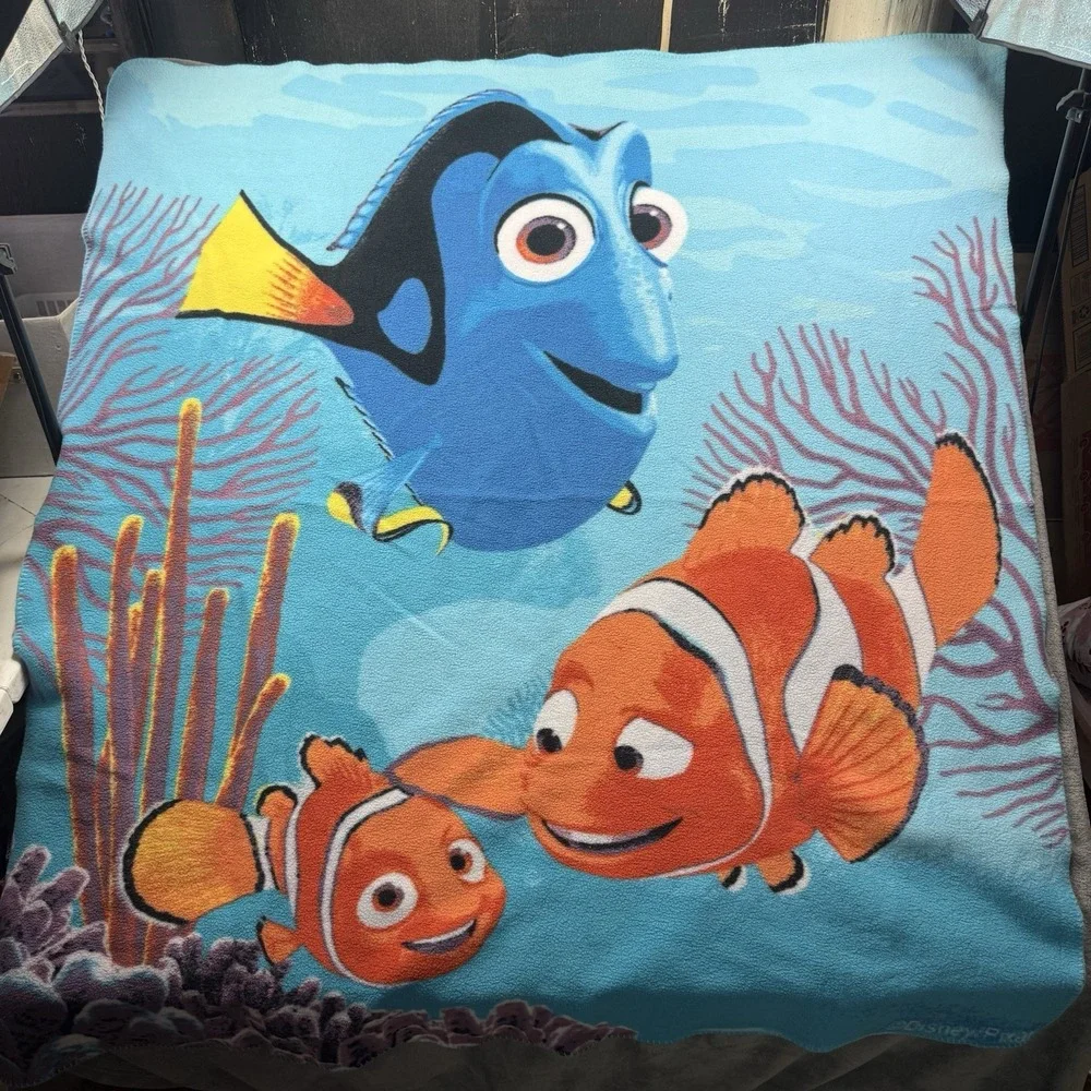 Disney Pixar Finding Nemo Throw Blanket 49x51